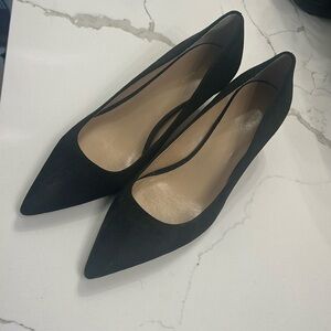 ANN TAYLOR LEATHER KITTEN HEEL